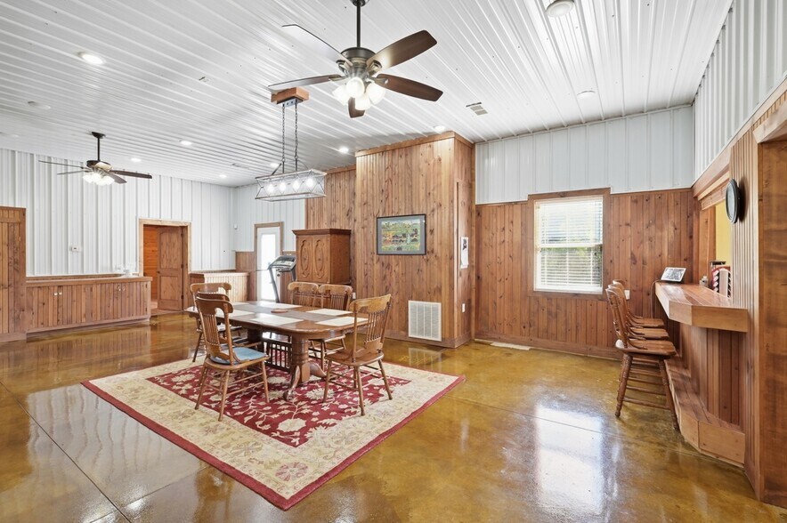 More Photos Of 4650 Highway 52, Loretto Apartments For Sale
