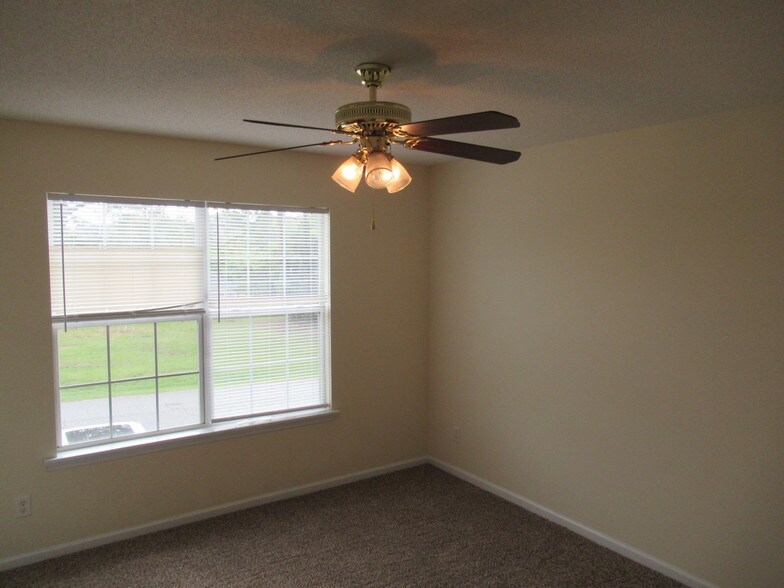 More Photos Of 1533 Woodard St, Valdosta Apartments For Sale