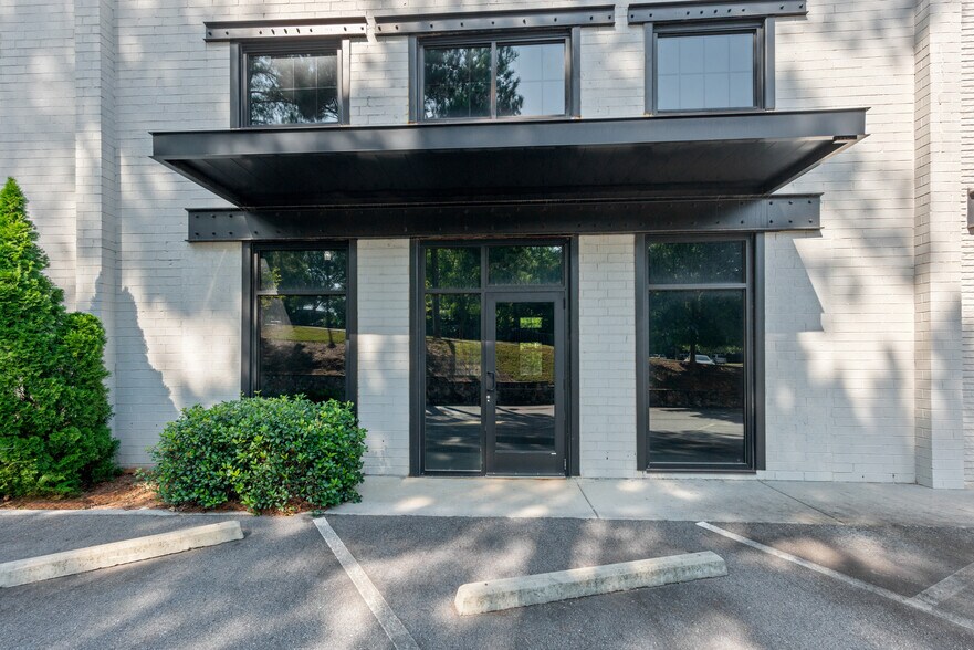 More Photos Of 3586 Pierce Dr NE, Chamblee Office For Sale