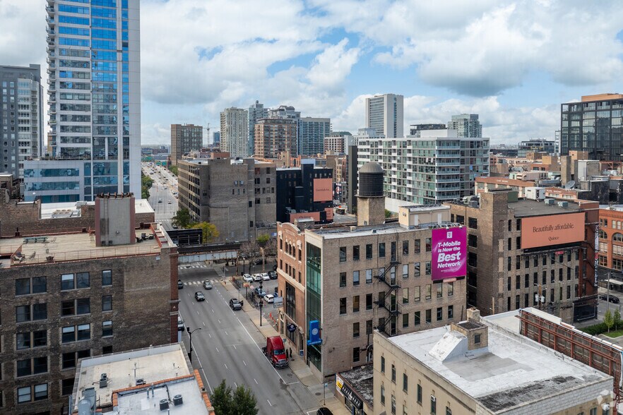 More Photos Of 216 W Ohio St, Chicago Loft Creative Space For Lease
