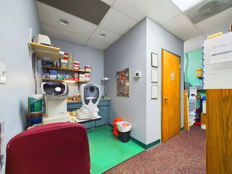 More Photos Of 10501 Academy Rd, Philadelphia Medical For Sale