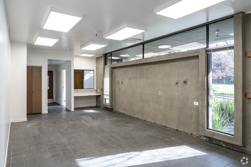 More Photos Of 2377 Stanwell Dr, Concord Warehouse For Lease