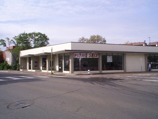 More Photos Of 551-555 Mendocino Ave, Santa Rosa Storefront For Sale