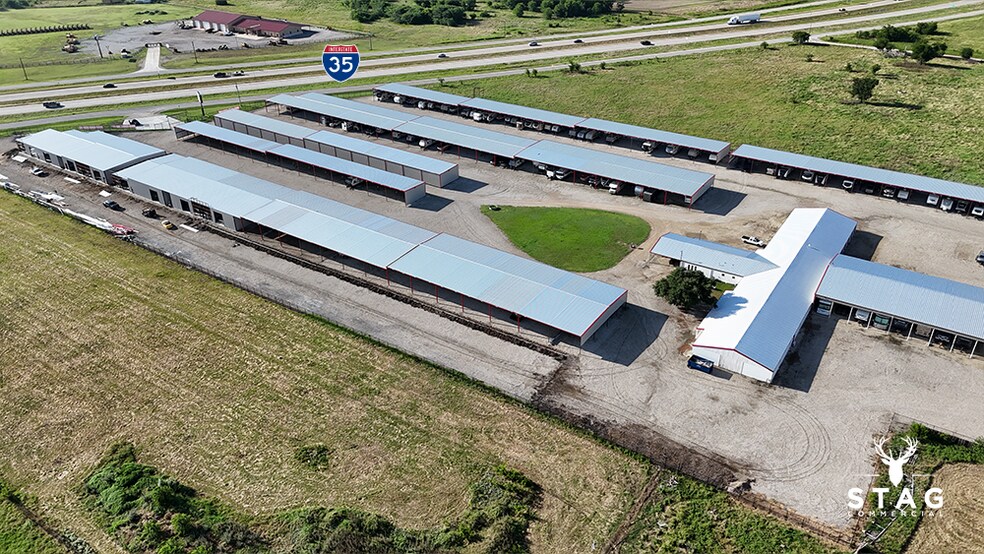 More Photos Of 13676 Interstate 35, Valley View Unknown For Lease