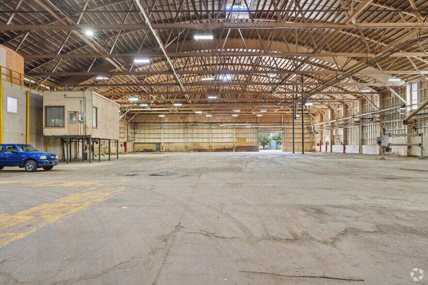 More Photos Of 105 Scr 25, Taylorsville Manufacturing For Sale
