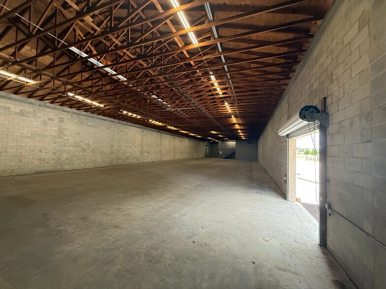 More Photos Of 9610 Harney Rd, Thonotosassa Warehouse For Sale