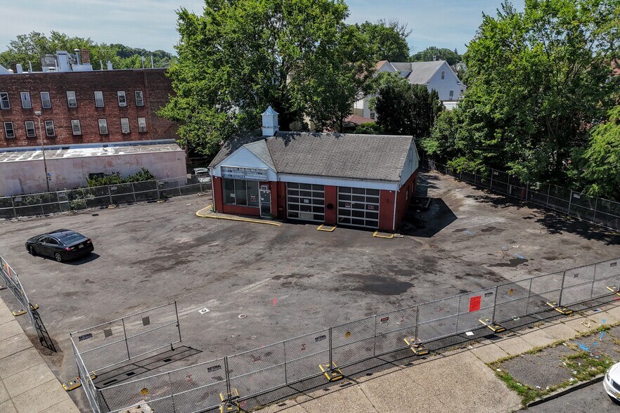 More Photos Of 1061-1065 Main Ave, Clifton Auto Repair For Sale