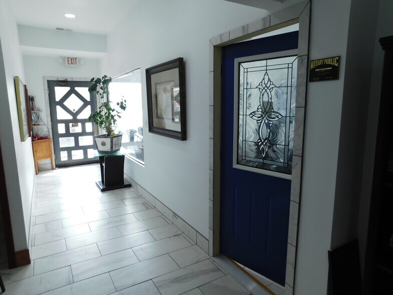 More Photos Of 68 W Main St, Danville Office For Lease