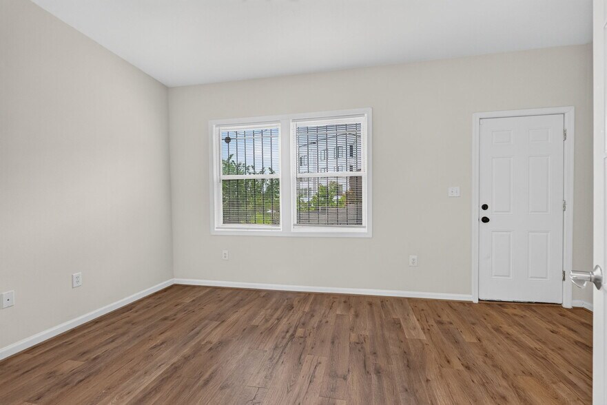 More Photos Of 1271-1275 Meigs Pl NE, Washington Apartments For Sale