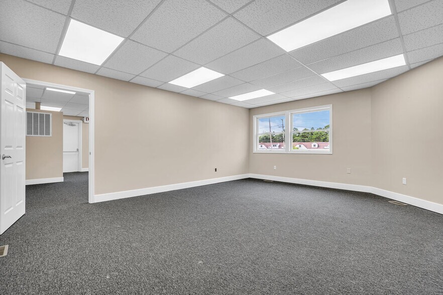 More Photos Of 75 Lacey Rd, Whiting Medical For Lease