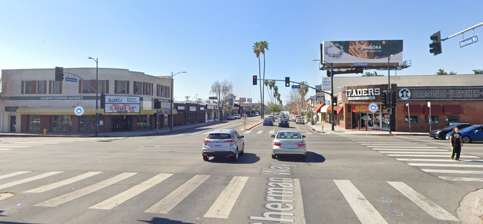 Primary Photo Of 18511 Sherman Way, Reseda Medical For Lease