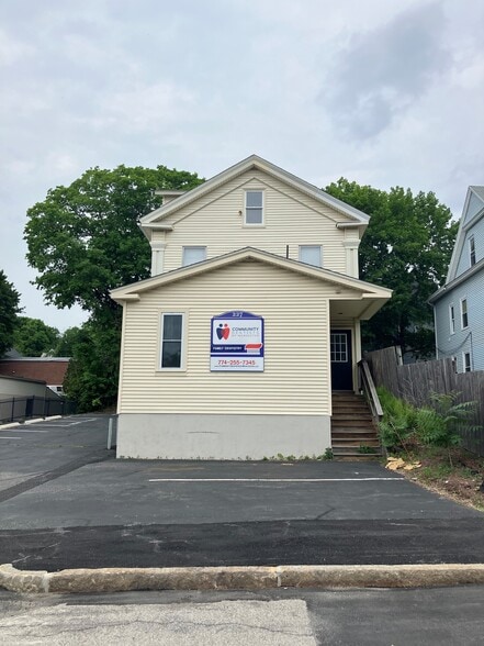 More Photos Of 227 Russell St, Worcester Medical For Sale