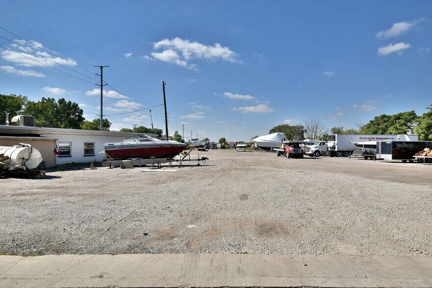 More Photos Of 5700 41st, Forest View Sports And Entertainment For Sale