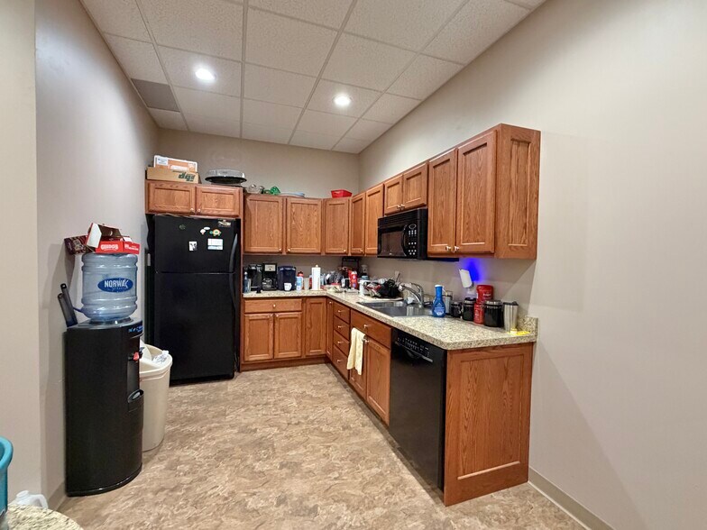 More Photos Of 26 E 3 Mile Rd, Sault Sainte Marie Office For Sale