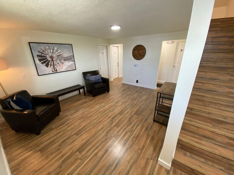 More Photos Of 8705 E 63rd Trafficway, Kansas City Apartments For Sale