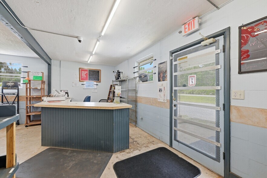 More Photos Of 1148 County Road 309, Crescent City Restaurant For Sale