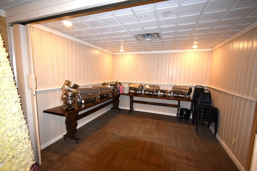 More Photos Of 1021 Rt-146, Clifton Park Restaurant For Sale