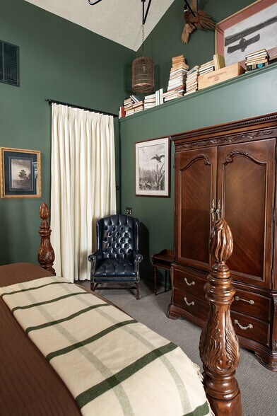 More Photos Of 477 W First St, Blue Ridge Hospitality For Sale