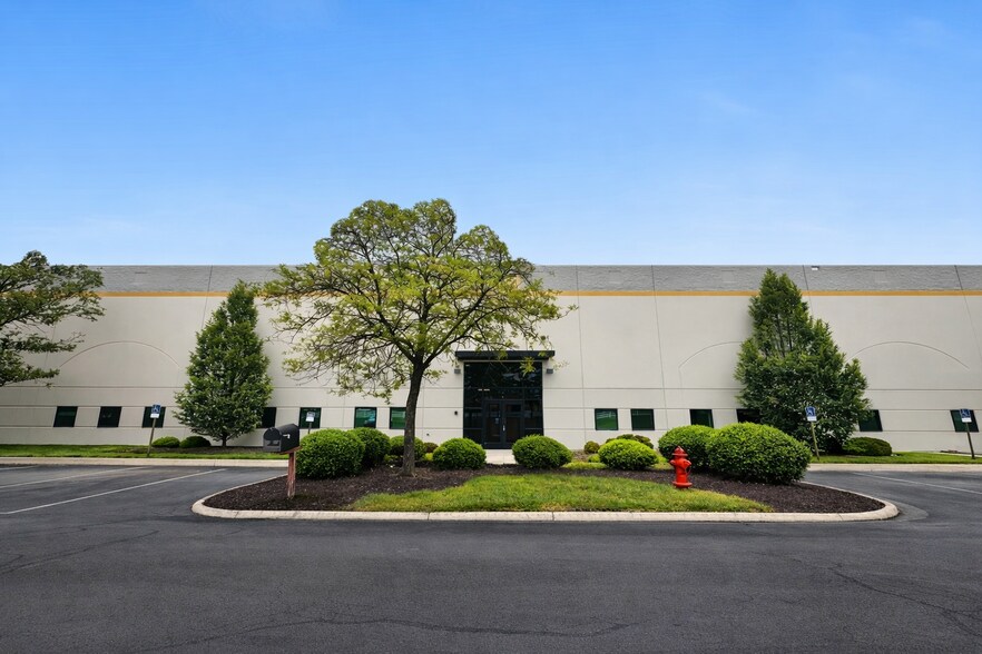 Primary Photo Of 5701 N Meadows Dr, Grove City Warehouse For Lease