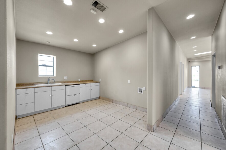 More Photos Of 32219 Tamina Rd, Magnolia Distribution For Lease