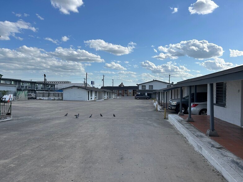 More Photos Of 3426 Fredericksburg Rd, San Antonio Hotel For Sale