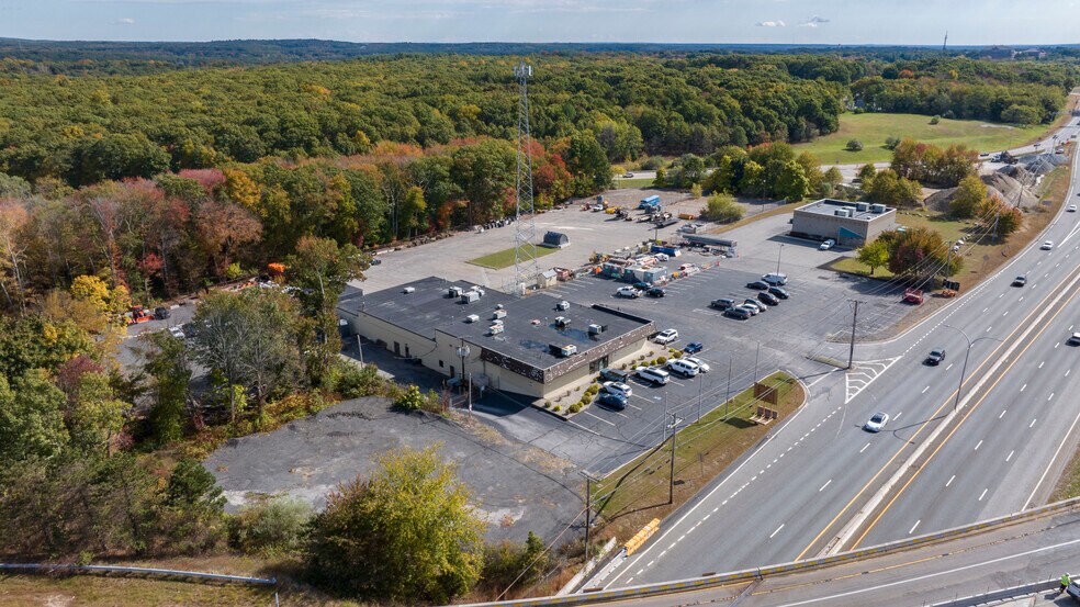 More Photos Of 1320 Eddie Dowling Hwy, Lincoln Showroom For Sale