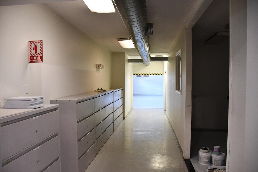 More Photos Of 107 Corona Ave, Groton Warehouse For Sale