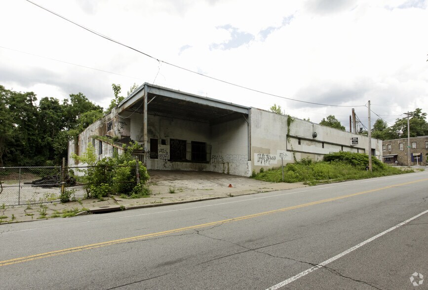 More Photos Of 1950 E Logan St, Philadelphia Warehouse For Sale