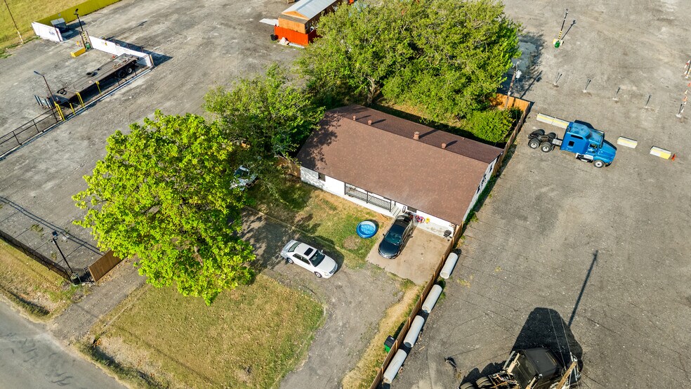 More Photos Of 1241 Narrow Ln, Red Oak Land For Sale