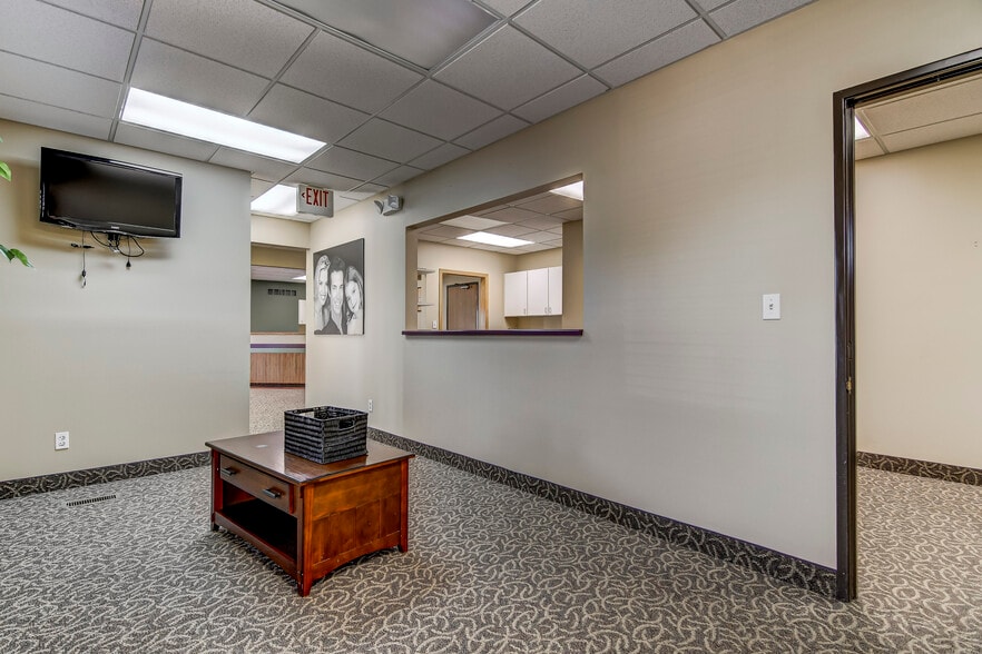 More Photos Of 2965 S MacArthur Blvd, Springfield Medical For Sale