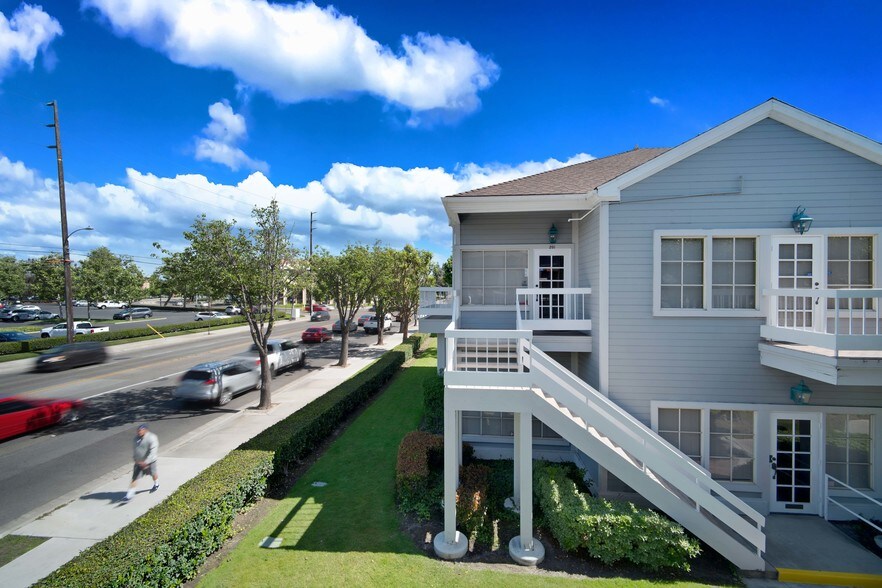 More Photos Of 12361 Lewis St, Garden Grove Unknown For Lease