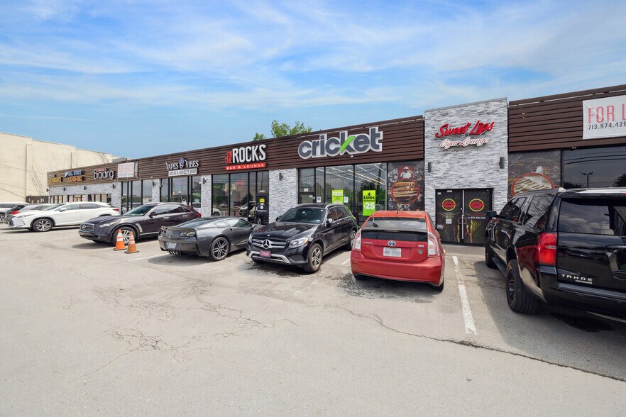 More Photos Of 3922-3936 Old Spanish Trl, Houston Unknown For Lease