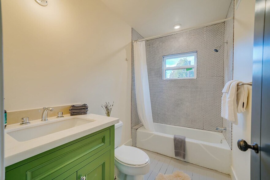 More Photos Of 25807 State Highway 189, Twin Peaks Hotel For Sale