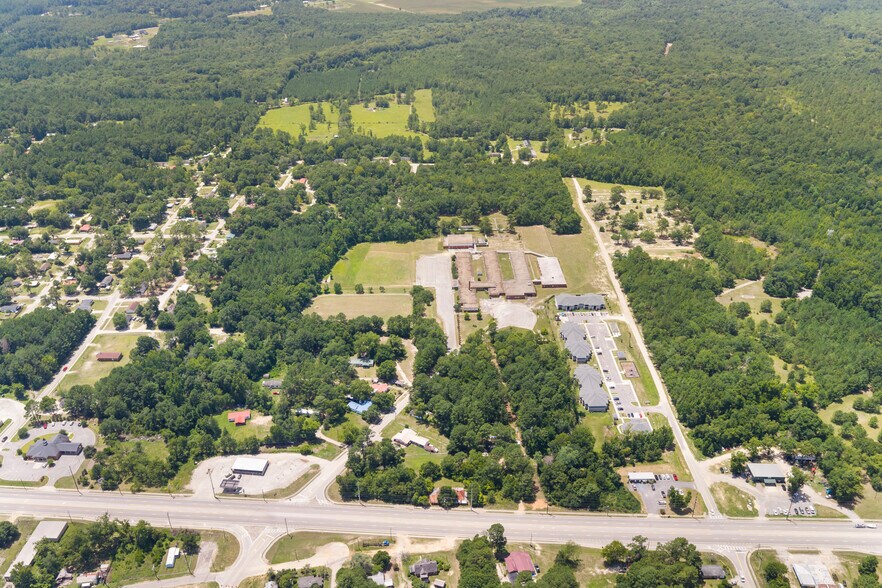 More Photos Of 220 Landrum Dr, Millen Schools For Sale