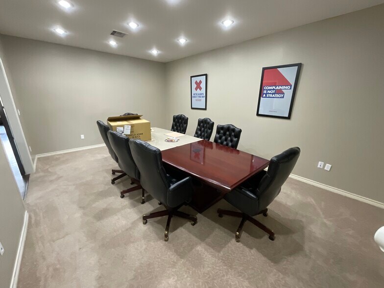 More Photos Of 1619 6th St, Bay City Office For Sale