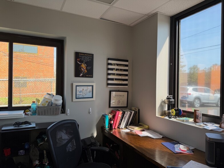 More Photos Of 193 Pascone Pl, Newington Warehouse For Sale