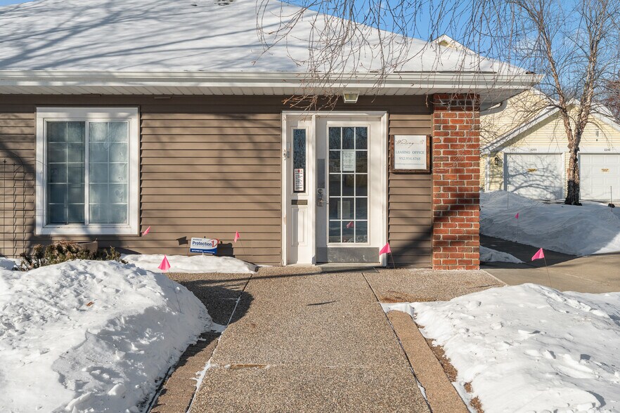 More Photos Of 8254 Windsong Dr, Eden Prairie Apartments For Sale