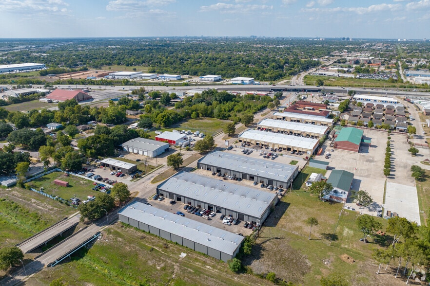 More Photos Of 13401-13417 Fondren Rd, Houston Unknown For Lease