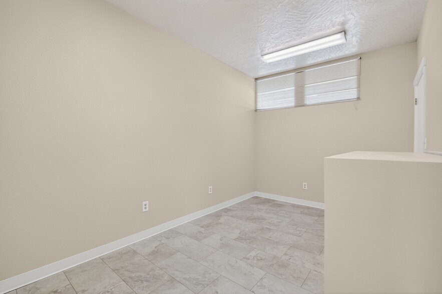More Photos Of 619 Diagonal St, Clarkston Medical For Sale