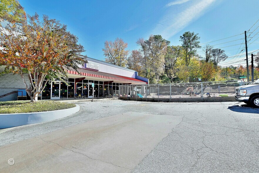 More Photos Of 2039 Torch Hill Rd, Columbus General Retail For Sale