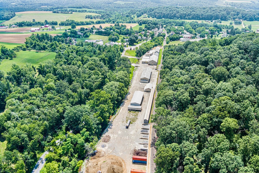 More Photos Of 8106 Intersection Rd, Glen Rock Warehouse For Lease