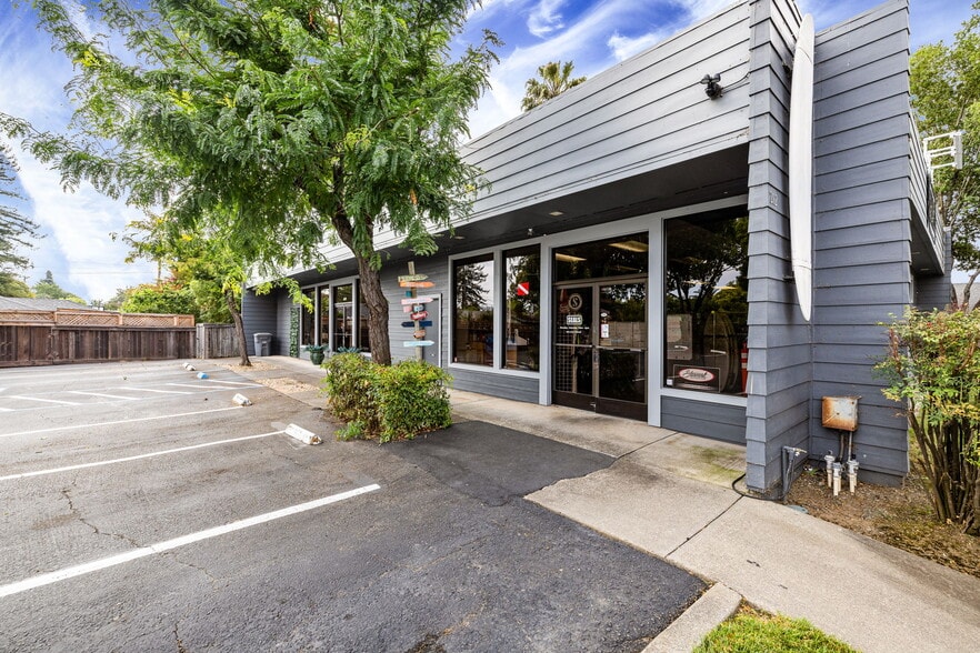 More Photos Of 2112 Armory Dr, Santa Rosa Freestanding For Sale