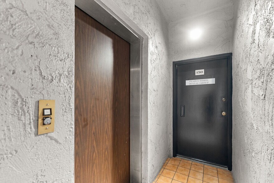 More Photos Of 7484 University Ave, La Mesa Office For Sale