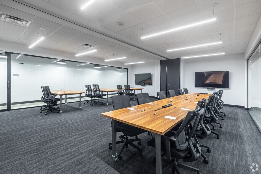 More Photos Of 2300 Wilson Blvd, Arlington Coworking Space