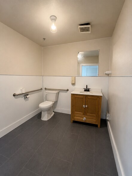 More Photos Of 5038 Marconi Ave, Carmichael Unknown For Lease