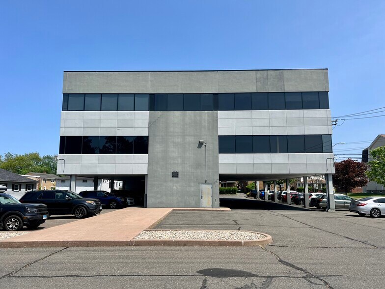 More Photos Of 67 Prospect Ave, West Hartford Medical For Lease