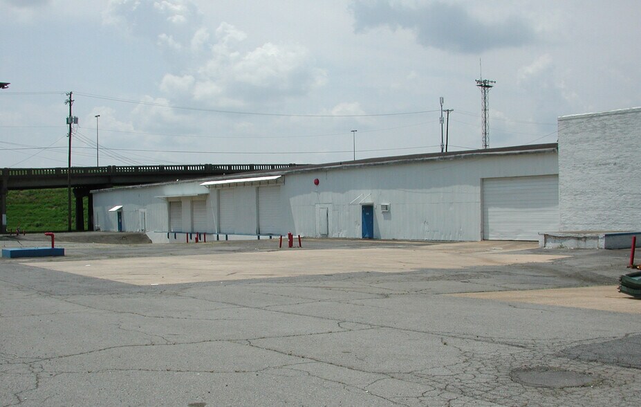 Primary Photo Of 601-717 E 10th St, North Little Rock Warehouse For Lease