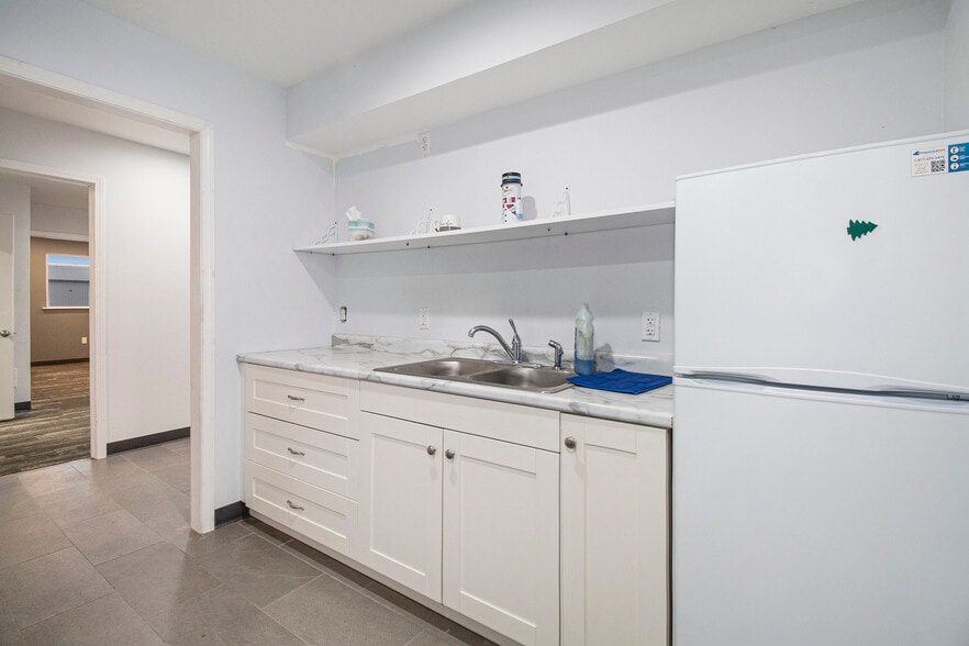 More Photos Of 9486 S Meridian Rd, Clarklake Light Manufacturing For Sale