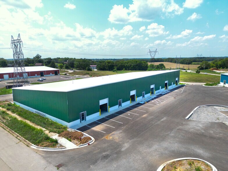 More Photos Of 100 Lacefield, Midway Unknown For Lease