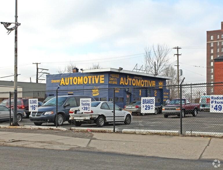 Primary Photo Of 3475 Cass Ave, Detroit Auto Repair For Sale